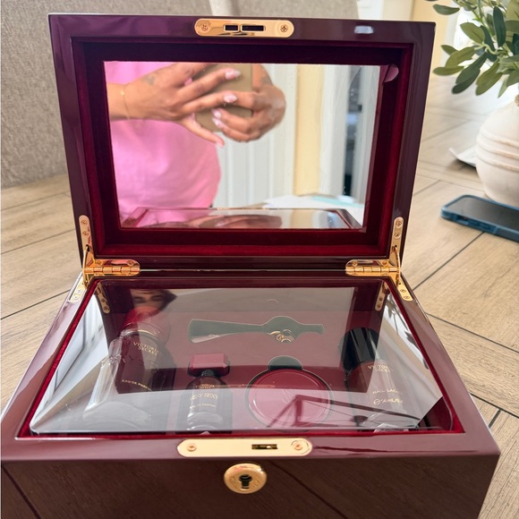 Victoria’s Secret Jewelry Box Perfume Gift Set - Picture 2 of 4